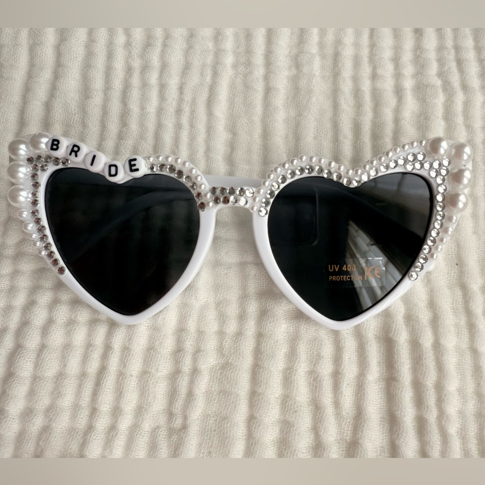 White Heart-Shaped Bride Sunglasses